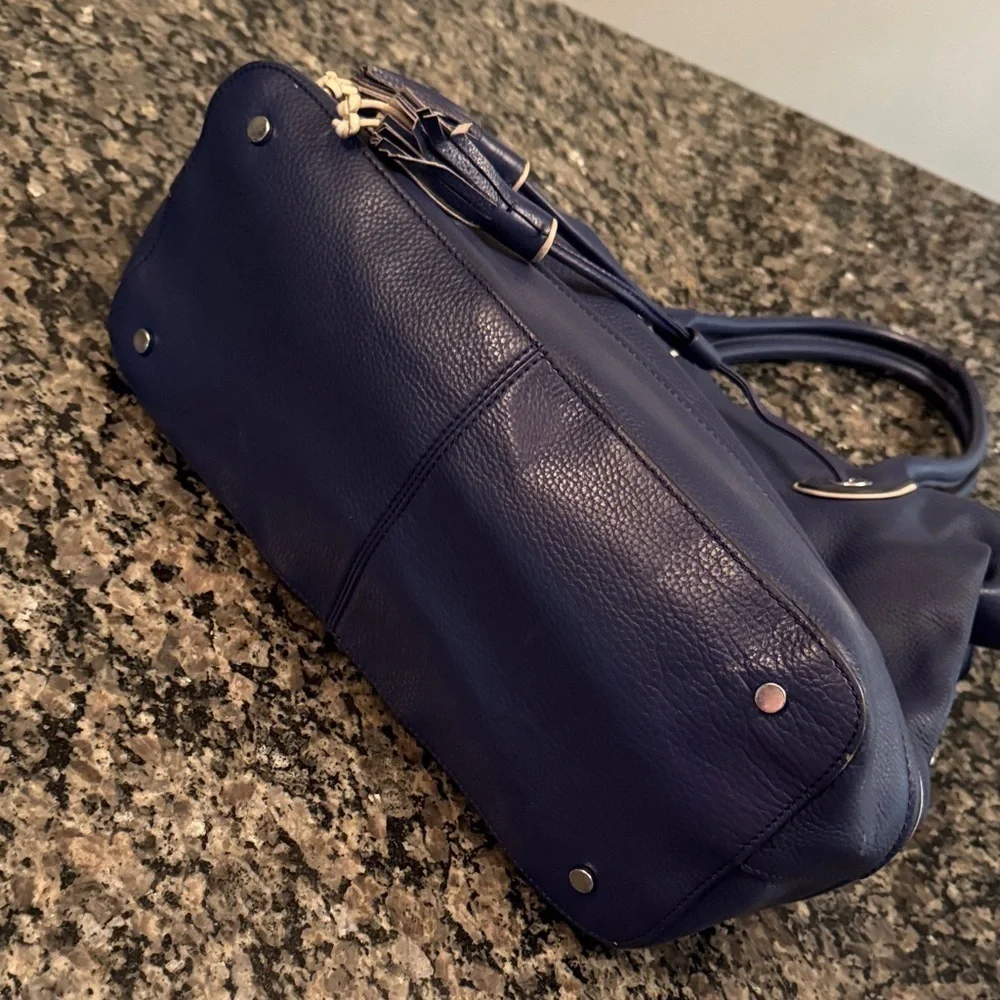 Cole Haan Vintage leather Reiley tassel tote in Navy EUC